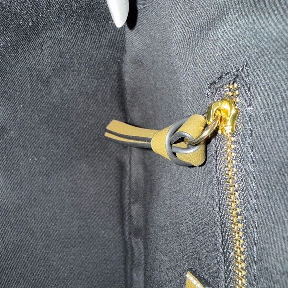 ELARA CONVERTIBLE BAG —Olive Green. - Picture 14 of 14